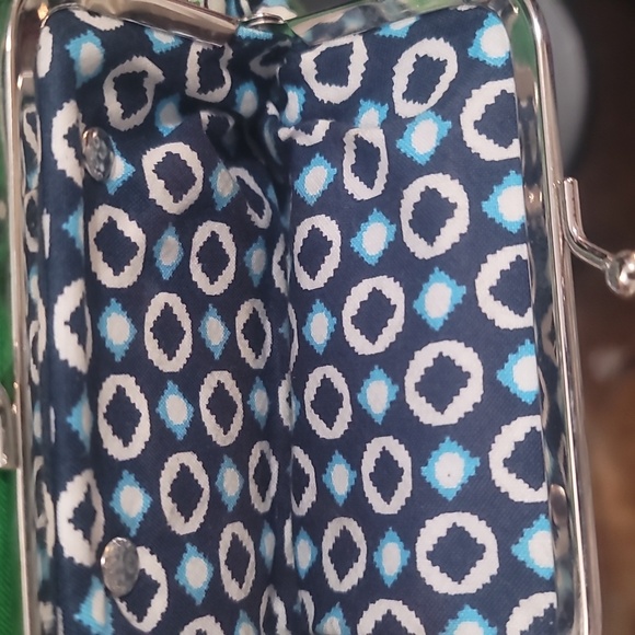 VERA BRADLEY retired rare cupcake blue green medallions wallet - Picture 6 of 8